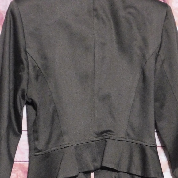 GANTOS FITTED JACKET WITH A RUFFLED WAIST - Picture 8 of 8